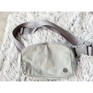Lululemon Everywhere Belt Bag Gray